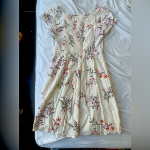 OLD NAVY FLORAL SHORT SLEEVE DRESS - Picture 5 of 5